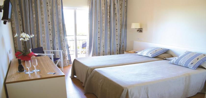 Spagna, Cala'n Porter - Hotel Playa Azul 2
