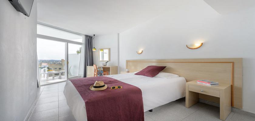 Spagna, Baia di San Antonio - Hotel Vibra Riviera 4