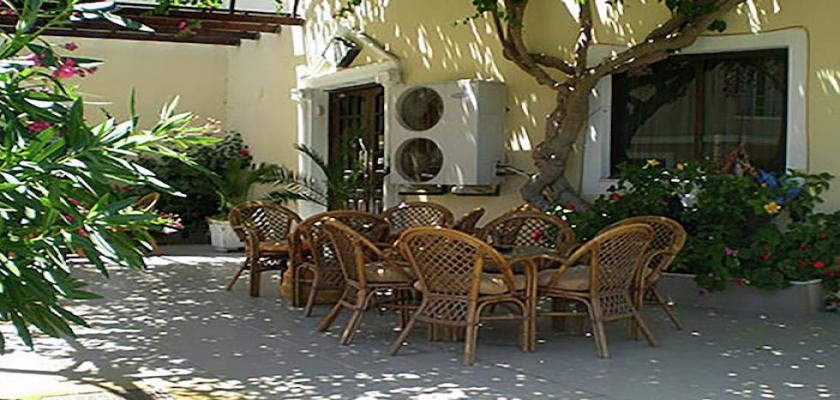 Grecia, Karpathos - Titania Hotel Karphatos 2 Small