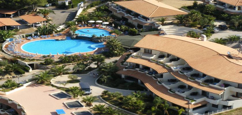 Calabria, Marina di Zambrone - Hotel Club Scoglio Del Leone 0