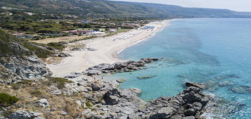 Calabria, Marina di Zambrone - Hotel Club Scoglio Del Leone 1