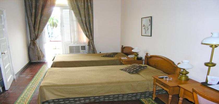 Cuba, Havana - Hotel Inglaterra 3