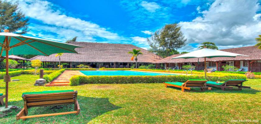 Madagascar, Ambaro - Le Jardin Corail Noir Hotel 1