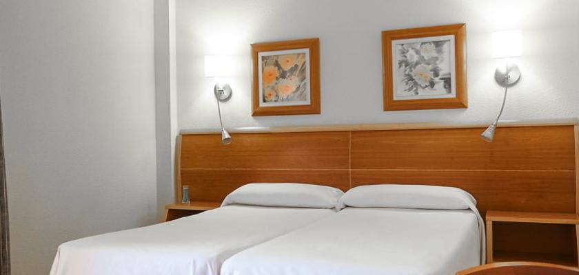 Spagna, Santa Eulalia - Invisa La Cala Hotel 4