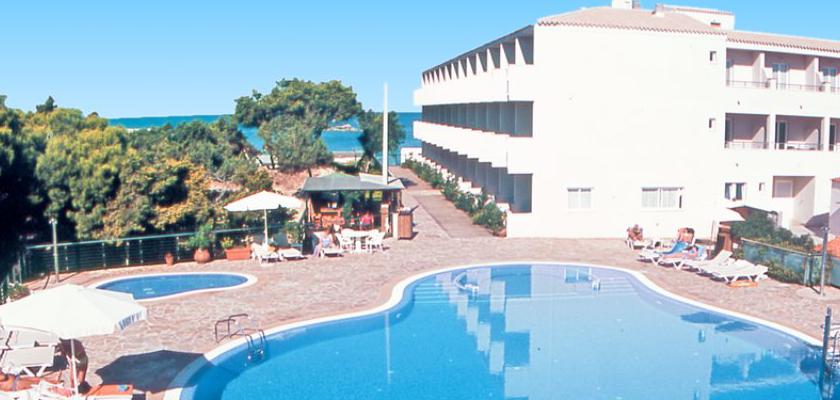 Spagna, Es Pujols - Hotel Tahiti 0
