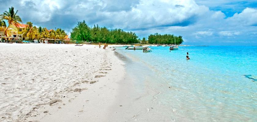 Mauritius, Flic En Flac - Villas Caroline Beach Hotel 1