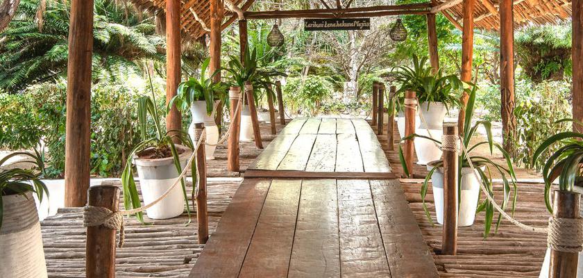Zanzibar, Zanzibar - Hakuna Majiwe Beach Lodge 2